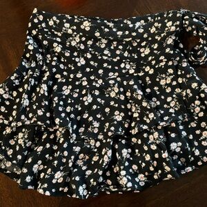 Forever 21 black floral mini skirt- size S